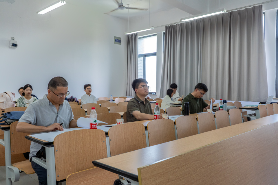 2026年“大学生创新创业训练计划”项目上海市级项目遴选答辩举行